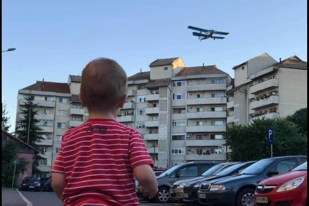 Acţiunea de dezinsecţie din avion, amânată din nou din cauza ceţii