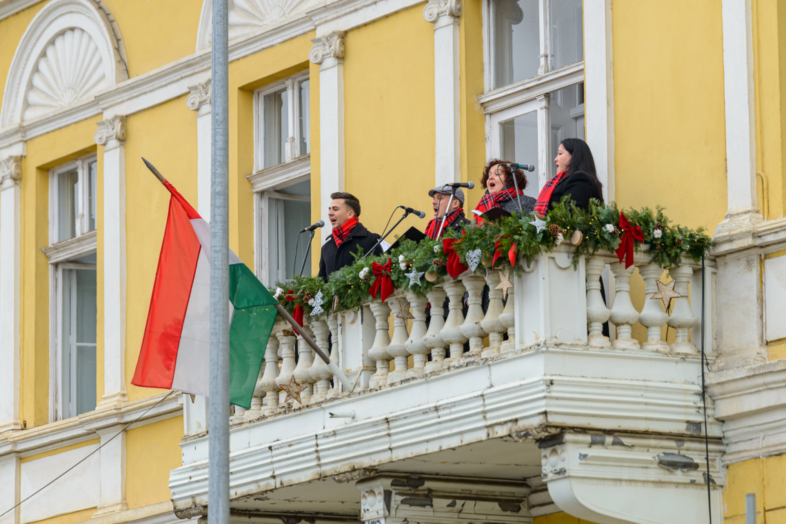 „Muzica este hrana sufletului” – Muzică din balcon la Sfântu Gheorghe