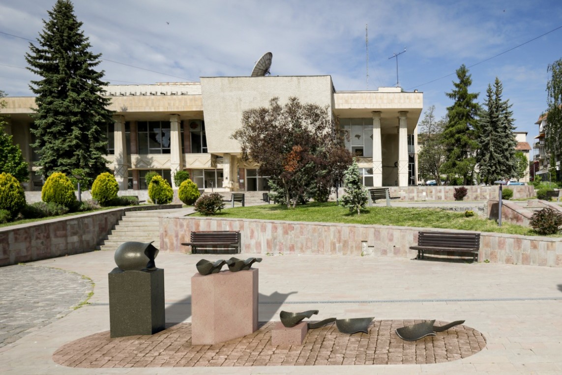 Sculptura în memoria copilului din Sfântu Gheorghe ucis de o explozie în comunism va fi dezvelită pe 10 septembrie