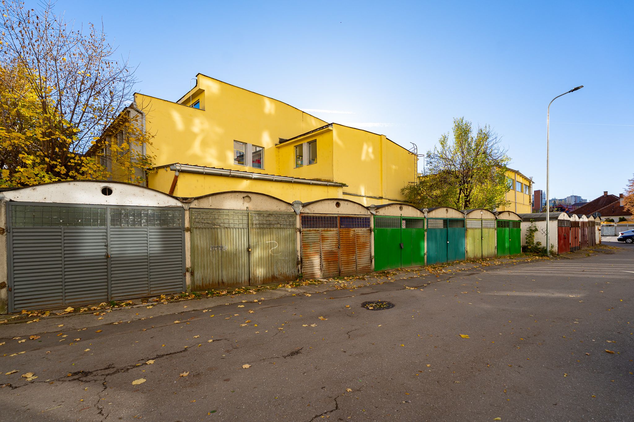 Primăria Sfântu Gheorghe oferă posibilitatea de prelungire a contractelor de concesiune pentru 431 de garaje