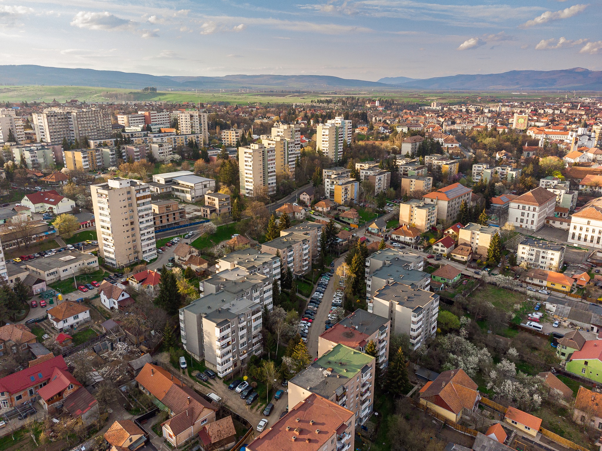 Încep înscrierile pentru termoizolarea blocurilor de locuinţe