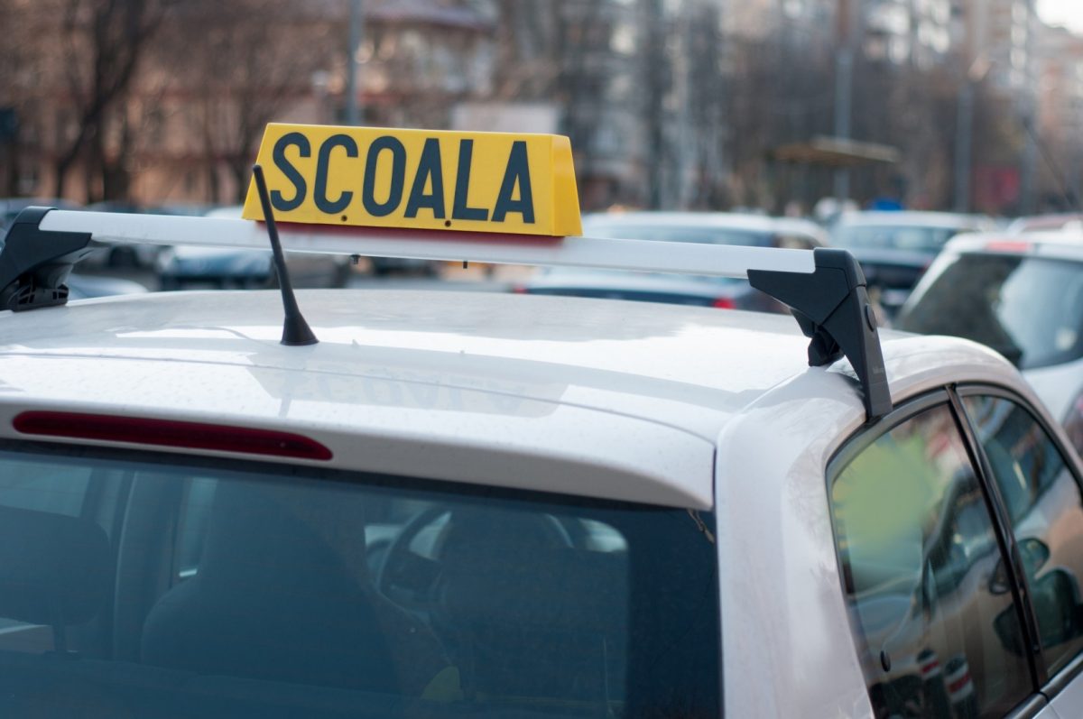 Circulaţia maşinilor şcolilor de şoferi, interzisă la Sfântu Gheorghe la orele de vârf
