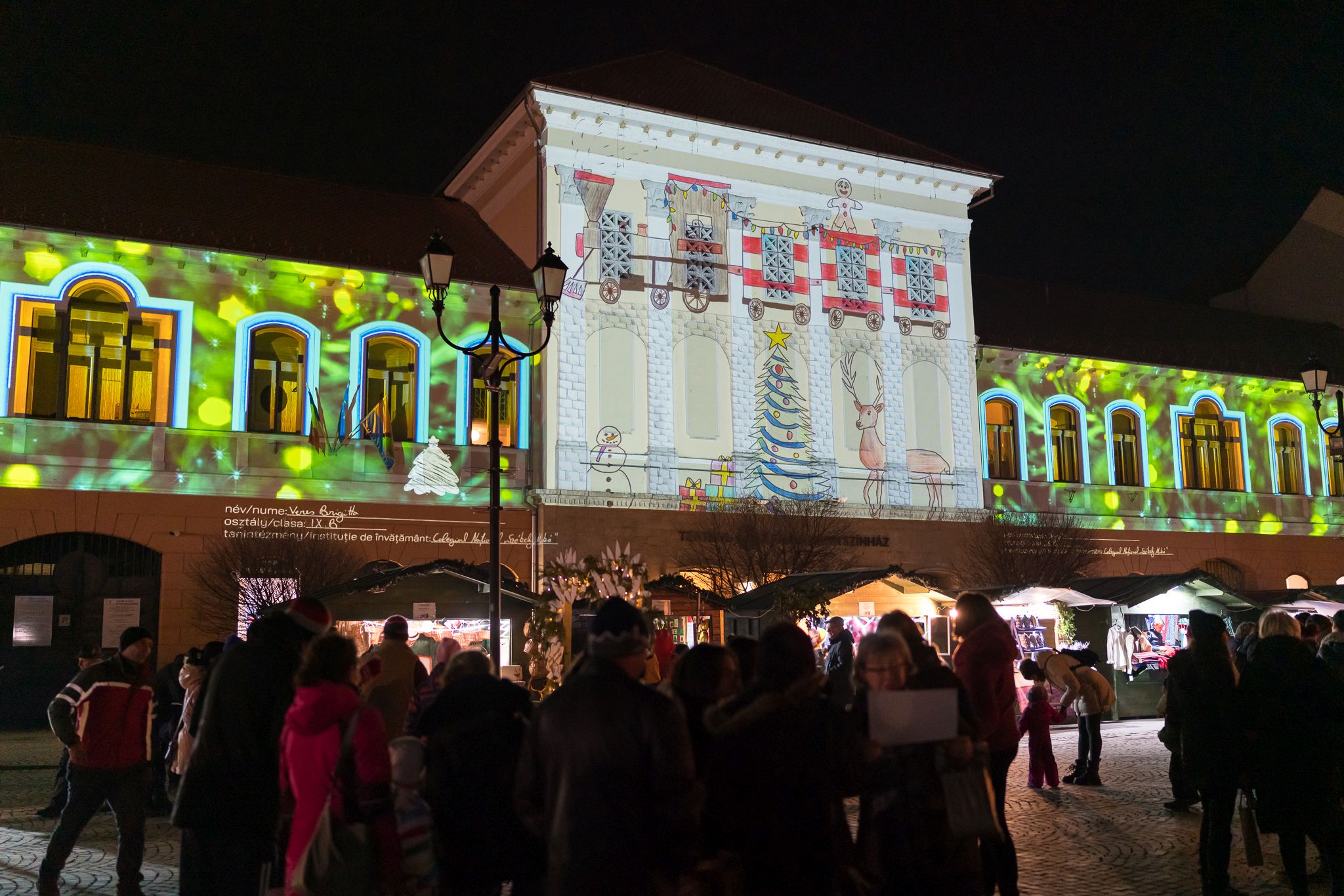 Un nou record de participare la „Desene de lumini”: aproape 3.000 de creații vor fi proiectate pe Teatrul „Tamási Áron”