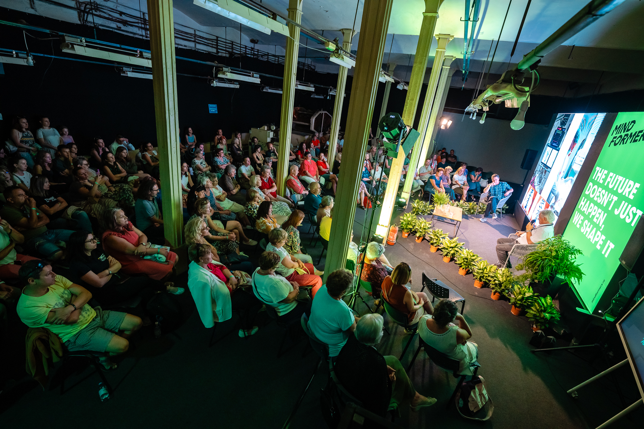 Programul celei de-a doua ediții MindFormers: invitați internaționali, știință, workshopuri, instalații de lumină și world music în fosta Fabrică de Țigarete Programul celei de-a doua ediții MindFormers: invitați internaționali, știință, workshopuri, instalații de lumină și world music în fosta Fabrică de Țigarete