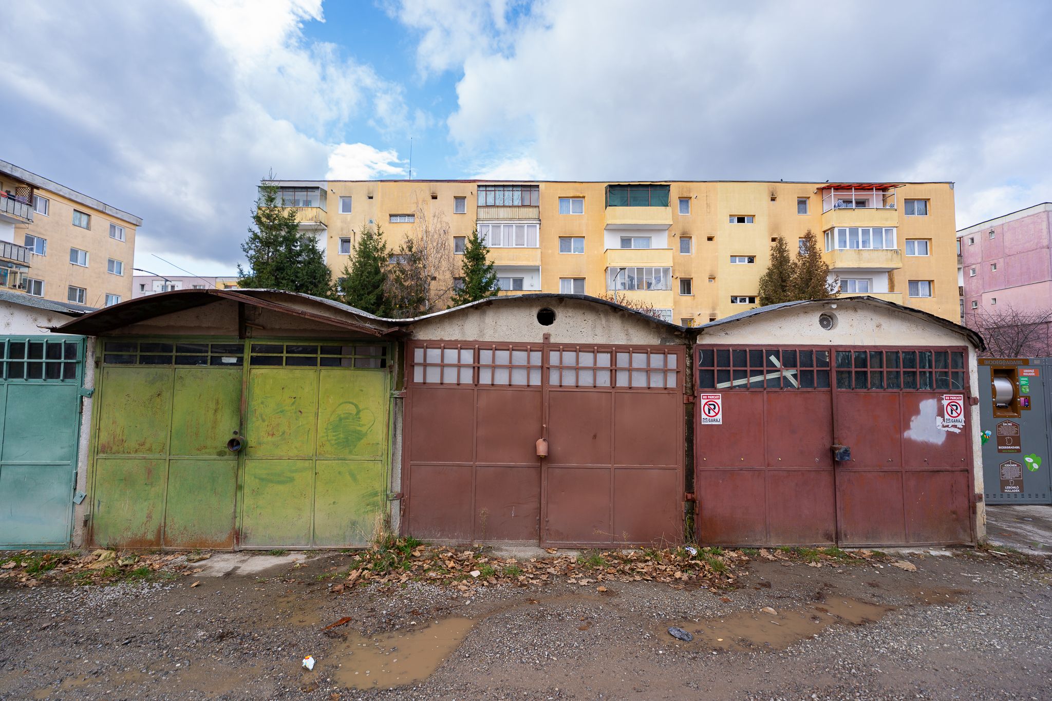 Primăria Sfântu Gheorghe reduce redevența pentru garaje la 10 euro/mp/an