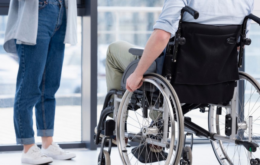 Primăria Sfântu Gheorghe acordă sprijin financiar persoanelor cu dizabilități pentru plata impozitelor locale