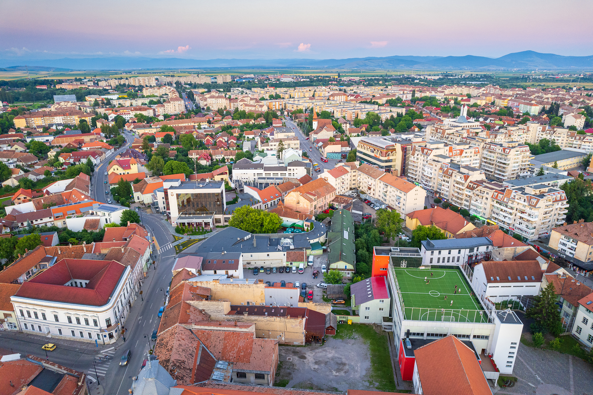 Impozitele pe locuinţele şi terenurile din Sfântu Gheorghe, menţinute la nivelul minim permis de lege