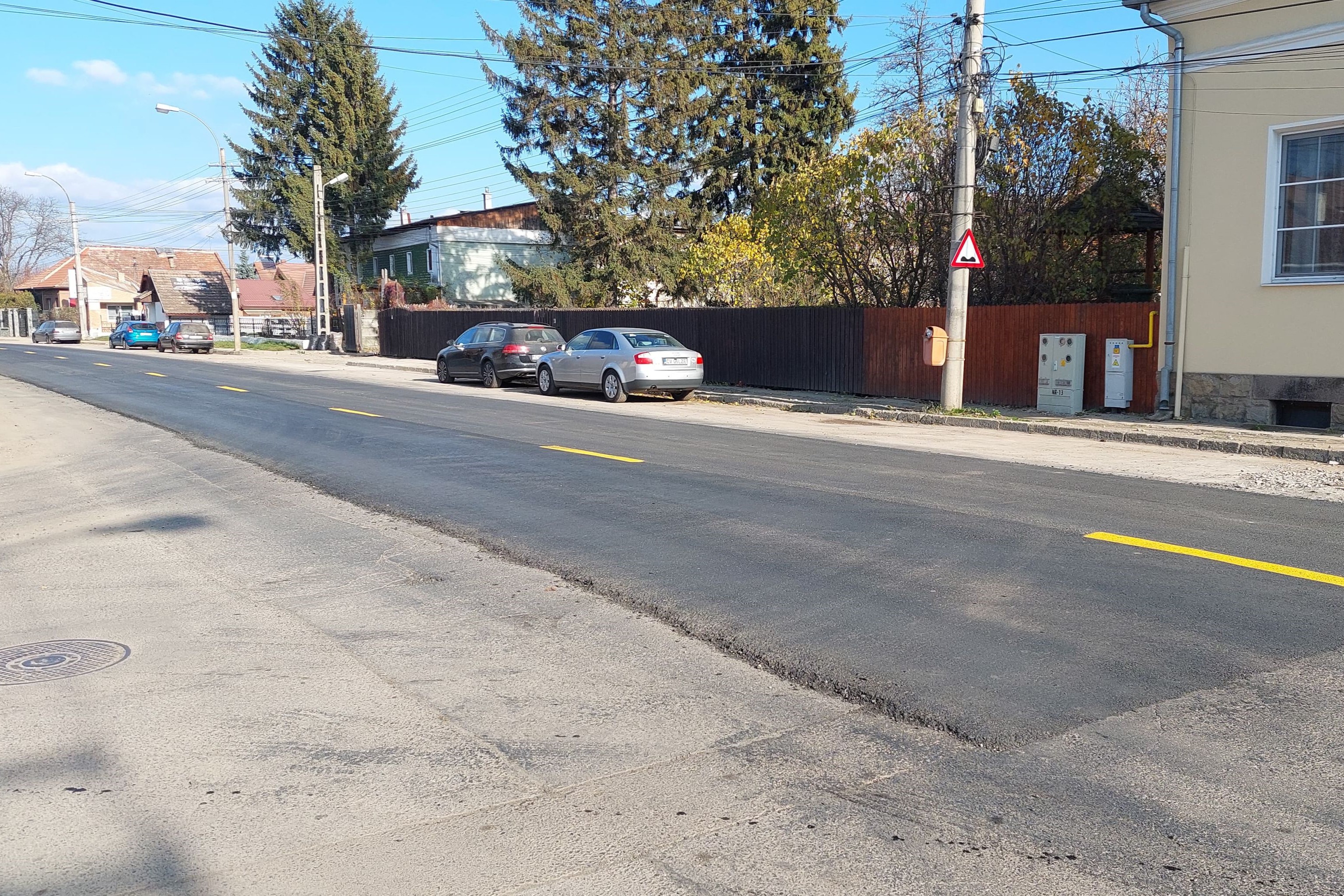 Primăria a asfaltat temporar strada Ciucului pentru a îmbunătăţi condiţiile de trafic