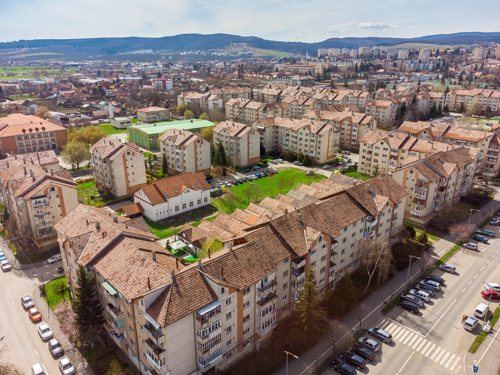 Subvenţia pentru plata chiriei, majorată la 100 de euro lunar pentru tinerii din Sfântu Gheorghe