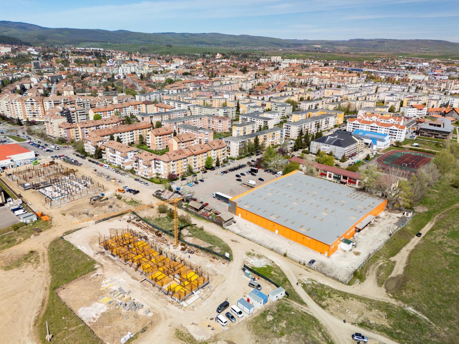 Modernizarea instituțiilor de învățământ și continuarea programelor de locuințe rămân priorități la Sfântu Gheorghe